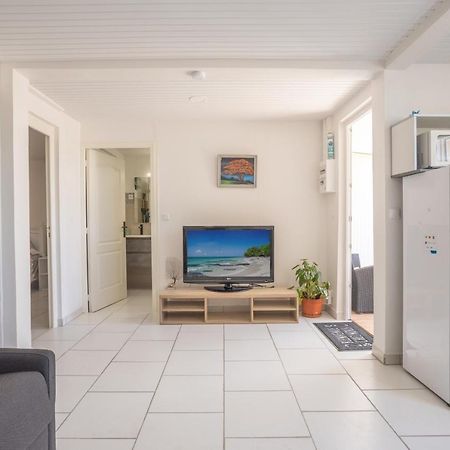 Апартаменты Alpinia - Appt Avec Piscine Partagee Saint-Pierre Экстерьер фото